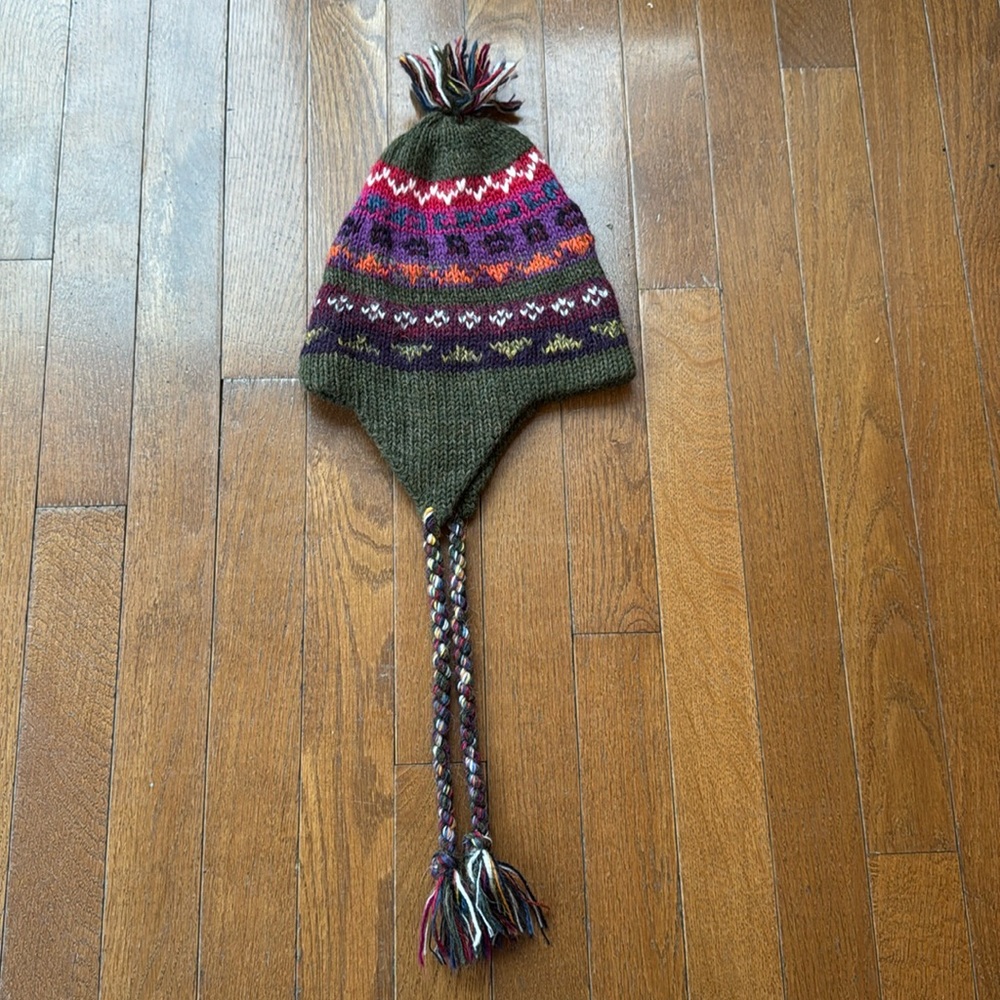 Kids sized vintage Peruvian knit hat with ear flaps